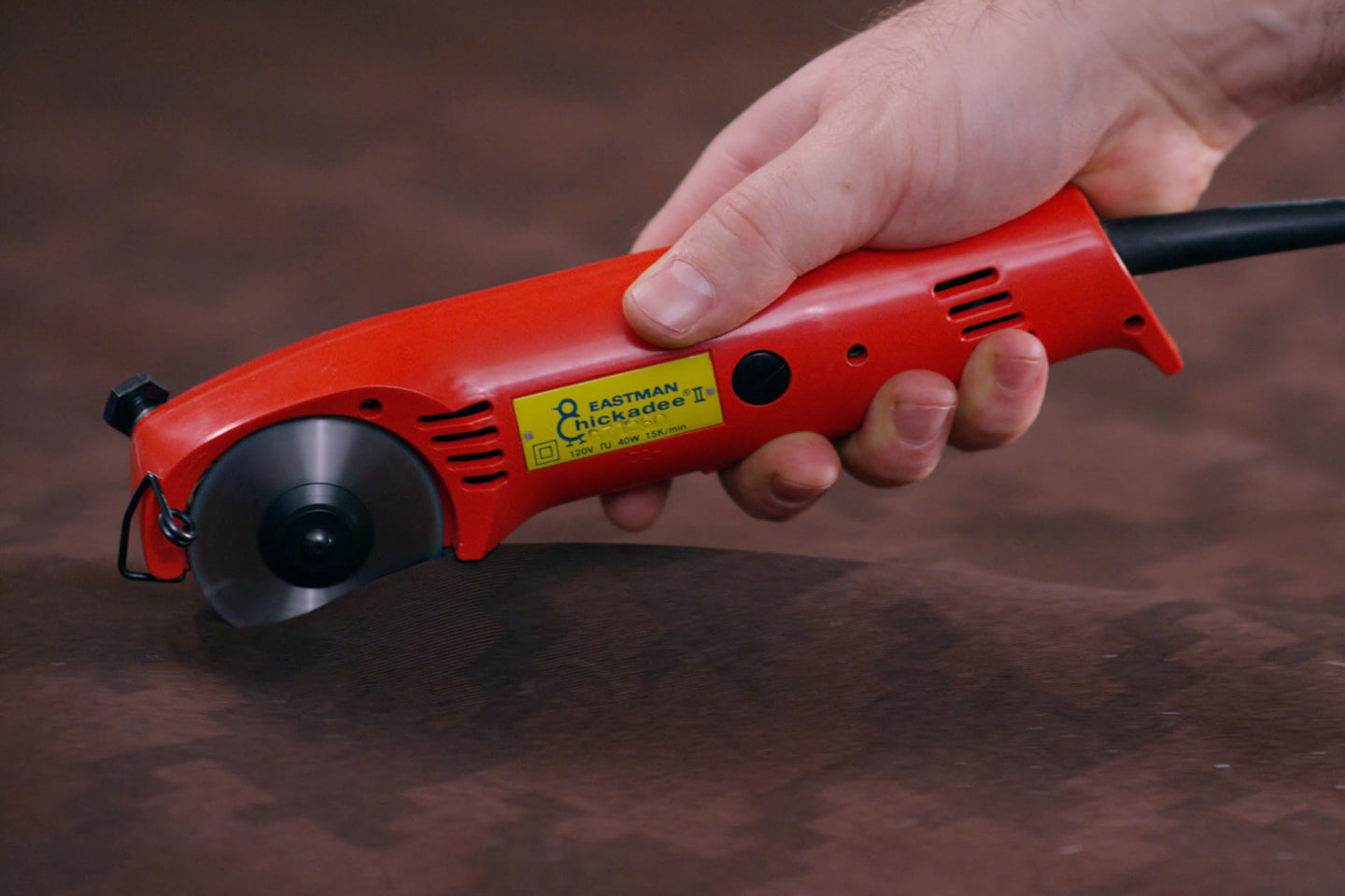 Eastman Chickadee D2 — Handheld Round-Knife Rotary Cutter 2.25"